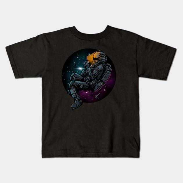 Astronout phone Kids T-Shirt by vhiente